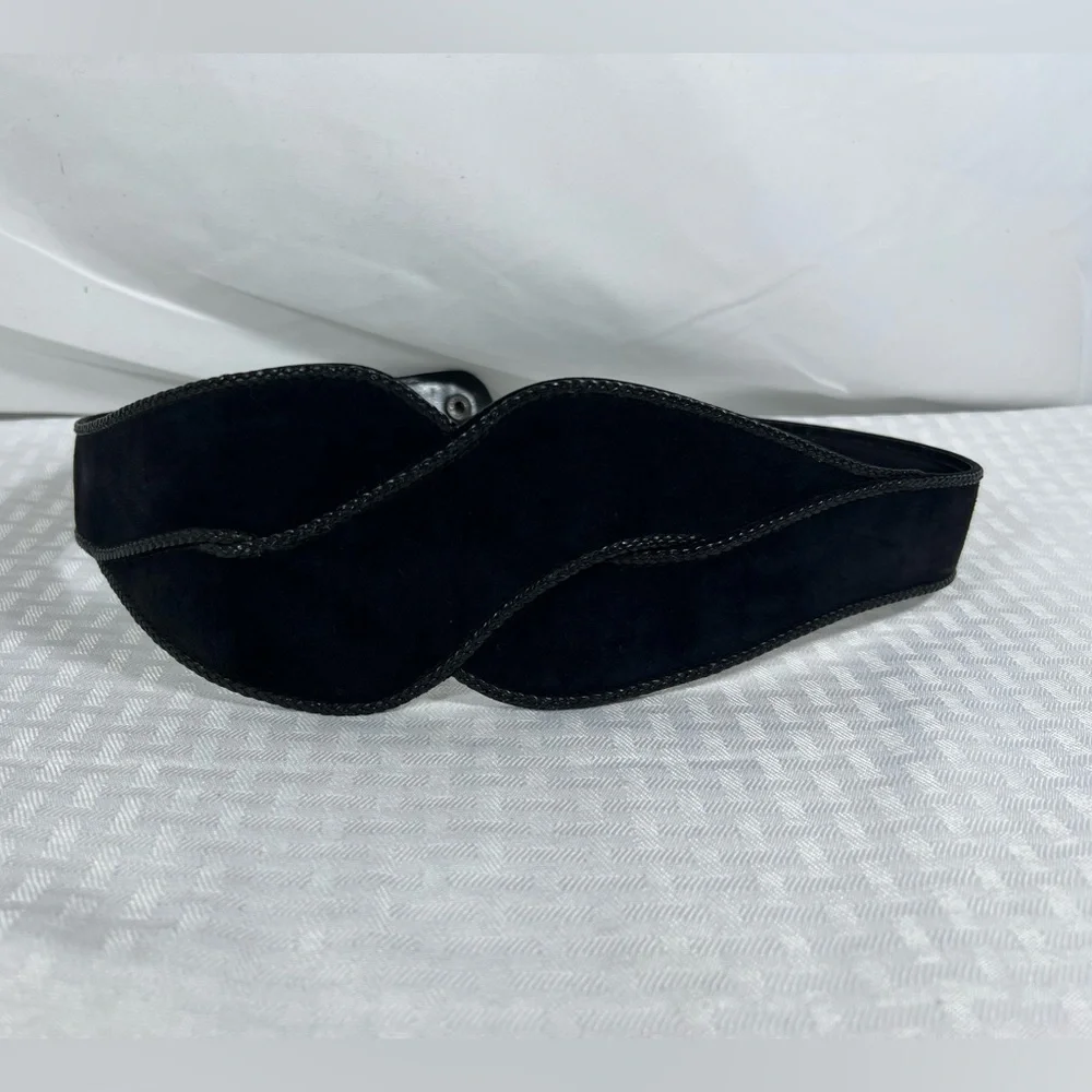 Salvatore Ferragamo Black Leather Belt Made in Italy Size 32” in total